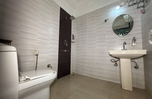 Mahipalpur Hotel | Welcoming 15-bedroom hotel the delhiaerocity inn New Delhi