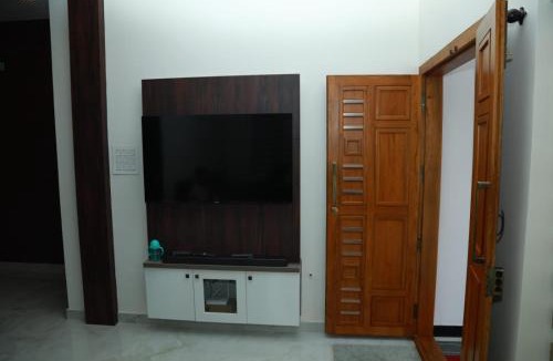 Irinjalakuda Villa | Well furnished 2bhk New house