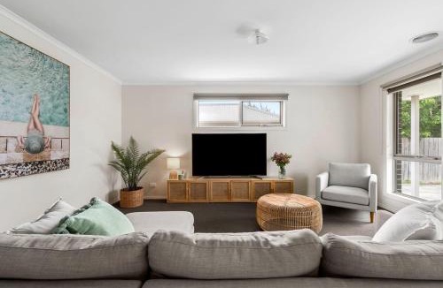 Geelong West House | West Addis I Longer Stays Welcome