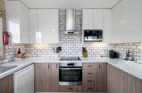 Tawonga South House | Where breathtaking mountain views meet the comforts of your own home