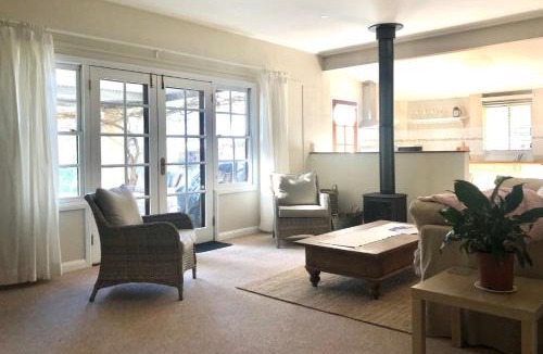 Kurrajong House | Willow Cottage