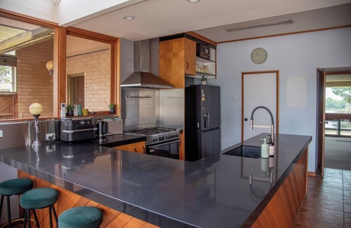 Paringa House | Willow Lodge Retreat – Murray Riverside Escape - Private Boat Ramp and Mooring