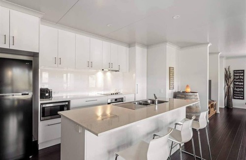 Wilyabrup Cottage | Wilyabrup Waters—Lakeside Haven in the Wine Region