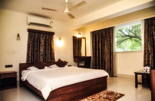 Kolkata House | Wise Owl Comfotel