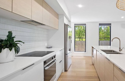 Narrawallee House | Woodalla Way | Sun Soaked Duplex, Walk to Beach