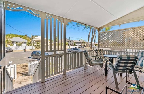 Rockhampton House | Work-Friendly Cottage | 3 Bathrooms + Parking