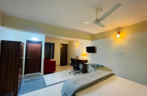 Shaikpet Hotel | Zivo Stays, Jubilee Hills
