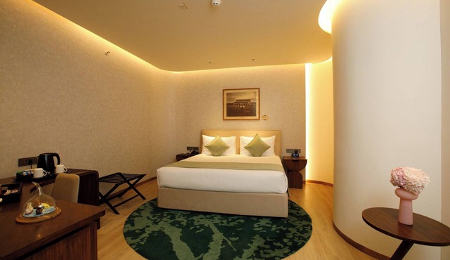 080 Transit Hotel T2
