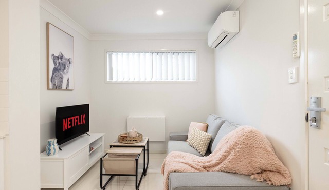 1 Bdr Apt w/AC & Kitchen | Parking | 214AF1 in Rocklea