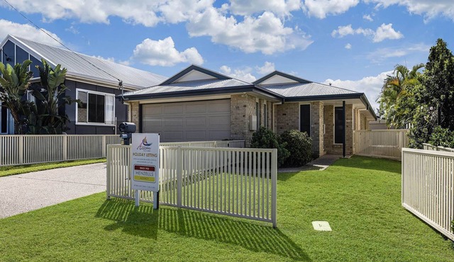 11 Wills Avenue Golden Beach QLD in Golden Beach