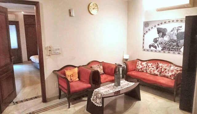 2 Bed Apartment Sleeps 4 with Parking New Delhi