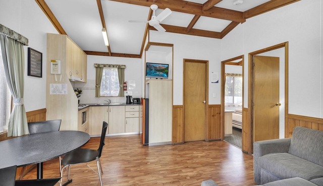 2 Bedroom Budget Villa in Metung