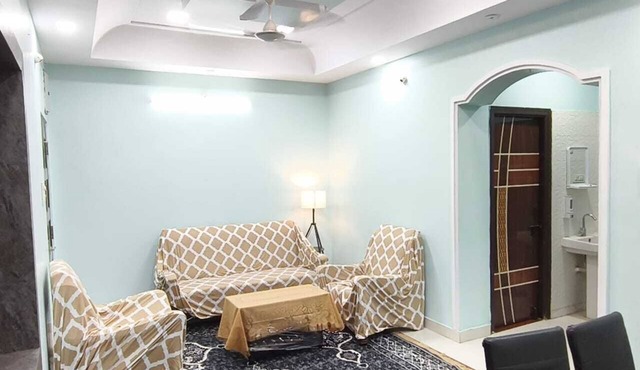 2 BHK Beautifully Furnished Apartment with Kitchen, Attached Bathroom Parking