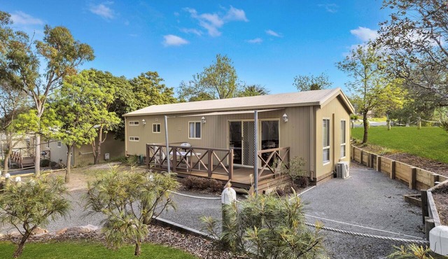 3 Bedroom 2 Bathroom Superior Villa in Metung