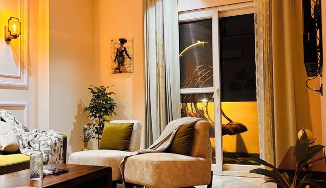 3-bedroom apartment with swings in a large balcony near airport