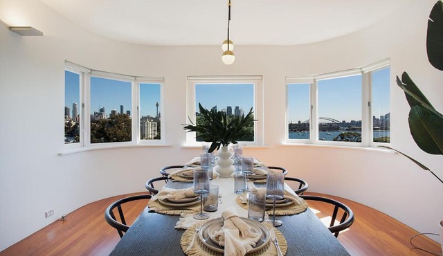 3BR Penthouse Harbour Views in Sydney