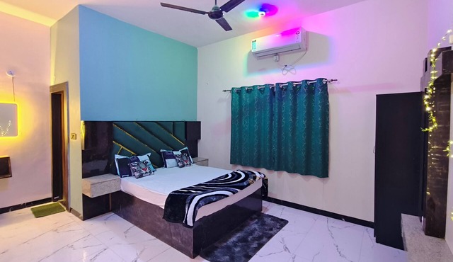 4s hotel in Ashta