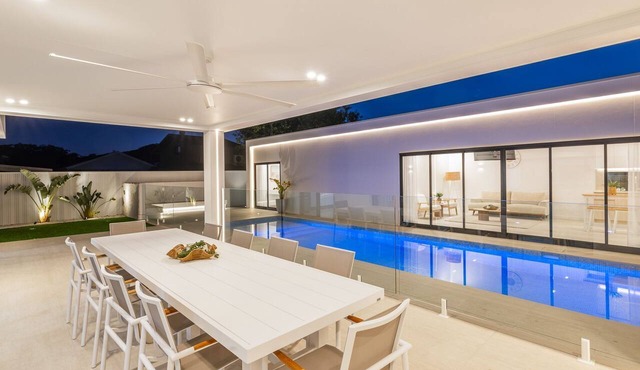 57 Tomaree Road Complex - House and Cabana with Pool, Linen, Air-con, Wi-fi, Boat Parking in Shoal Bay
