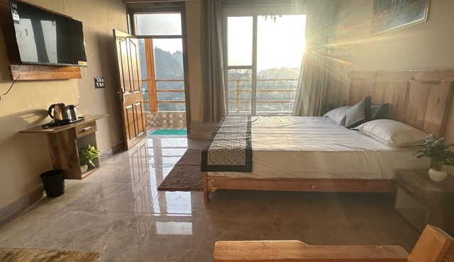 Abodes Himalaya View in Salt