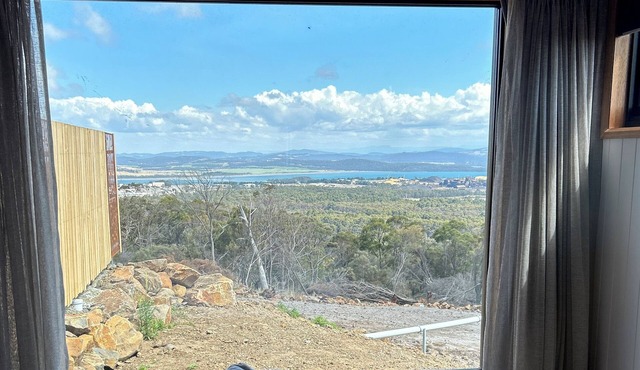 Accessible Eco Retreat | King Bed | Stunning Tamar Views (1) in George Town