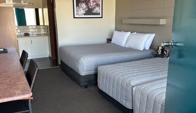 Admella Motel in Portland