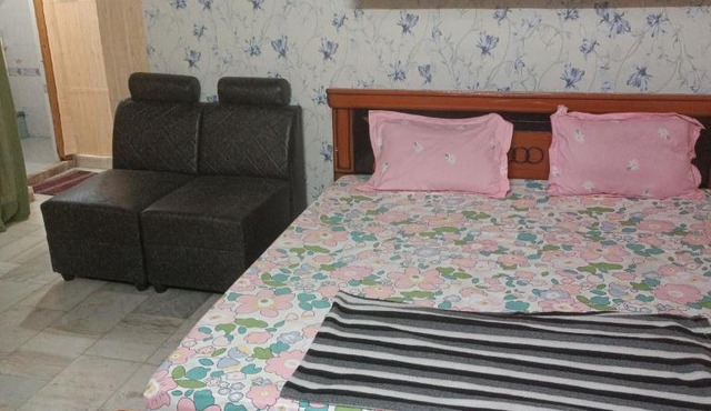 Air Conditioned studio room with complete kitchen