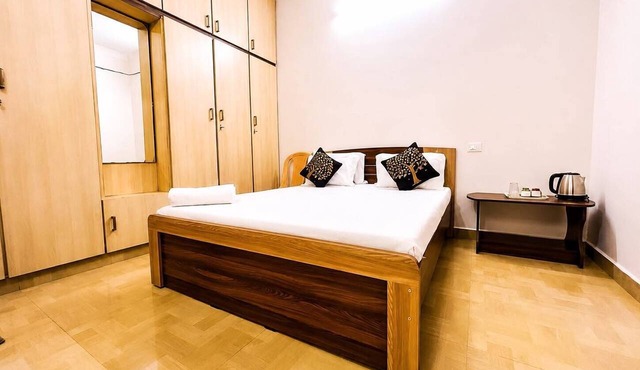 Aishwaryam Hotel and Service Apartments