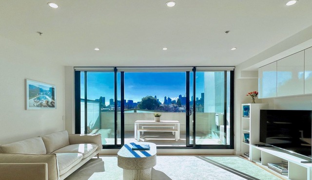 * ALBERT PARK LUXURY + LIFESTYLE * in Albert Park