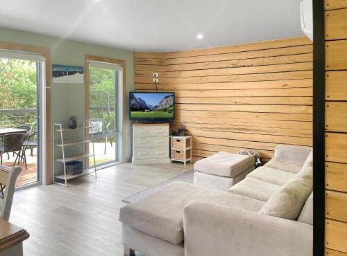 Alpine Edge Retreat- Gateway to Mount Buller in Merrijig