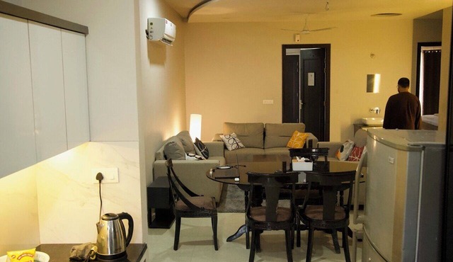 Amur Stays 2: 3 Bedroom Independent Floor Mohali in Sahibzada Ajit Singh Nagar