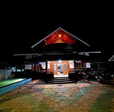 Ann's Rose Haven pool villa munnar by blueway hotels