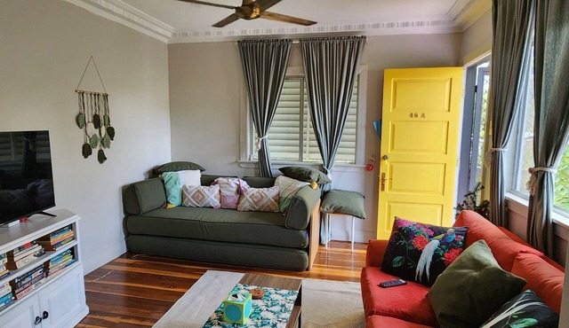 Annerley Abode - Spacious Garden Retreat Near CBD in Annerley