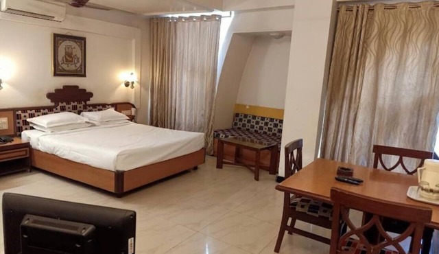Arch Manor Bhopal