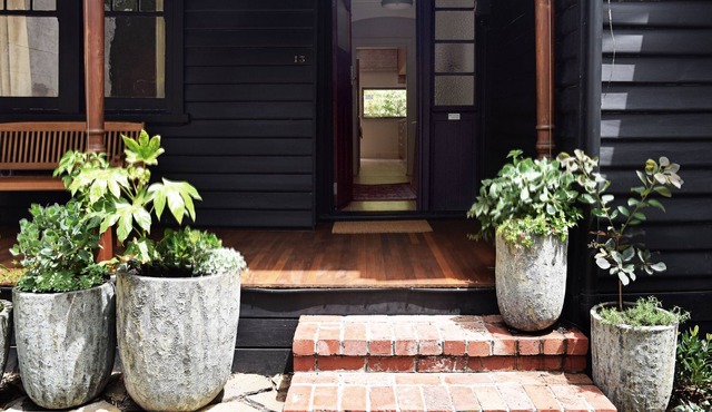 Architect designed 3 bedrm, 2 bathrm, BBQ & garden in Abbotsford