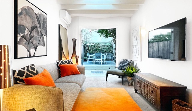 Architect Designed 2b Cosy Cottage. Great Location in Erskineville