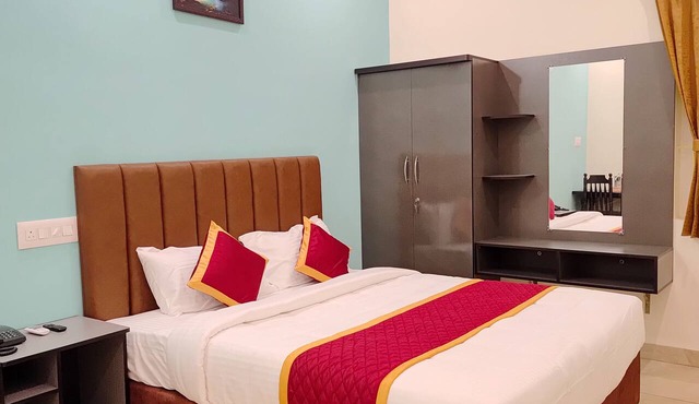 ARUVI RESORT
