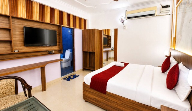 Atlas Inn Near to IGI Airport