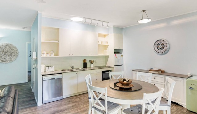 Baden 58 - Rainbow Shores. Pools, outdoor spa, walk to beach. Tennis court in Rainbow Beach