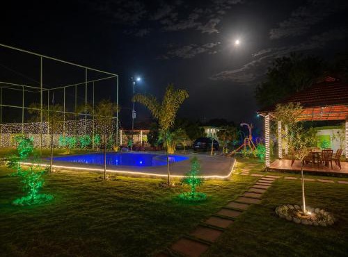 Baithkam Farms by Onarc Group in Bhopal