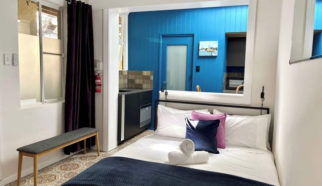 Balmain Village Retreat | Sleeps 3 | Parking | City 3kms in Balmain