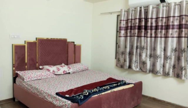 BANJARA HILLS ROAD - ROYAL SUITE