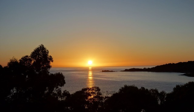 BAY OF FIRES SEACHANGE Waterfront at Binalong Bay, Bay of Fires Tasmania in Binalong Bay