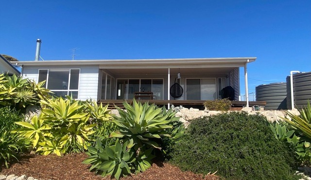 Bayview Bliss - Beautiful sea views! close to playground and beach! in Point Turton