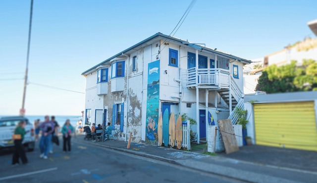 Beachfront Retreat in Manly + Parking Available in Manly