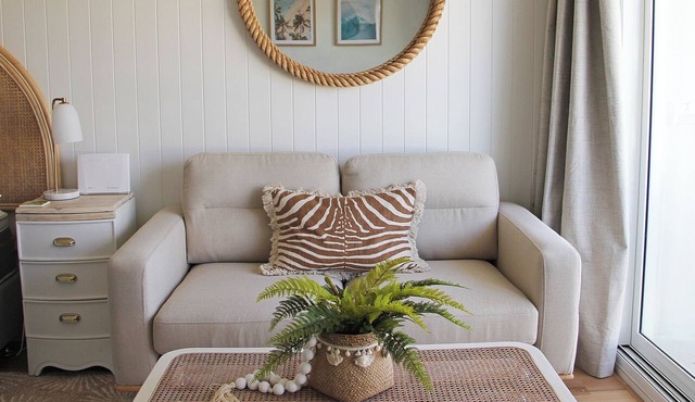 Beachfront Studio, Views, Best Location in Dee Why