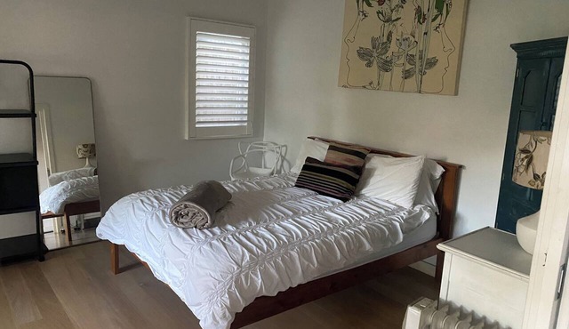 Beautiful large bright and sunny manly beach house in Manly