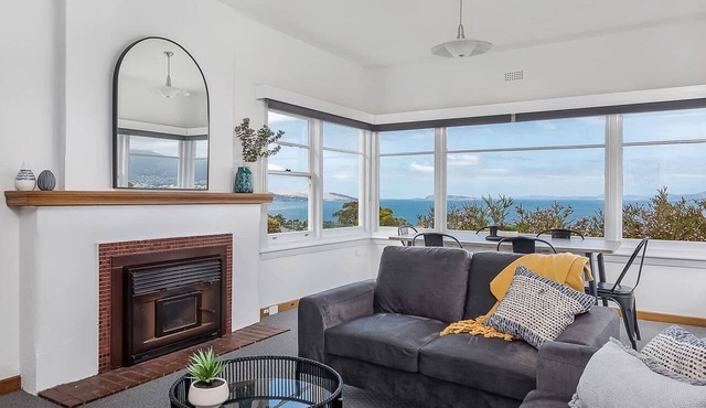 Bella Vista on Beach in Bellerive