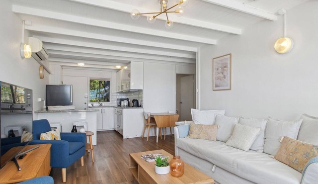 Belle Escapes - Waterfront Serenity in Seacliff in Seacliff