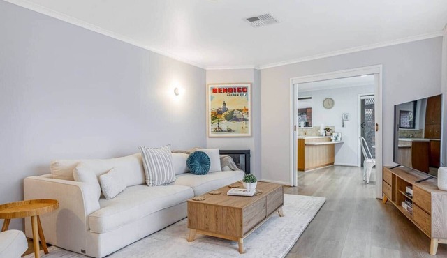 Bendigo Signature Accommodation on Garden Court in North Bendigo