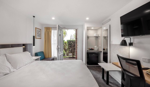 Best Western Plus Buckingham International in Highett